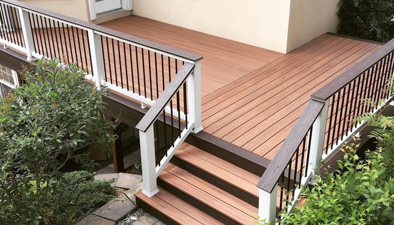 Trex Tiki Torch Deck with Trex Select Railing.