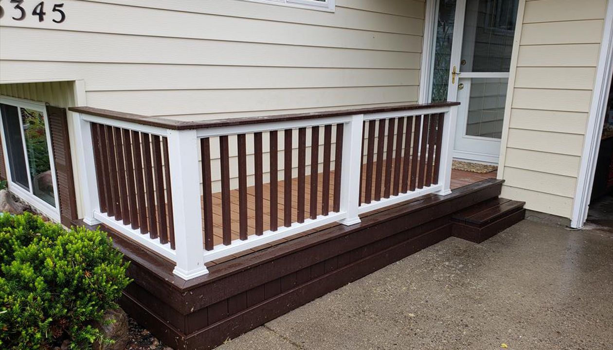 Build Right, Inc. Trex Transcend 2 Color Decking Front Porch with Trancend Railing in Fargo/Moorhead Area