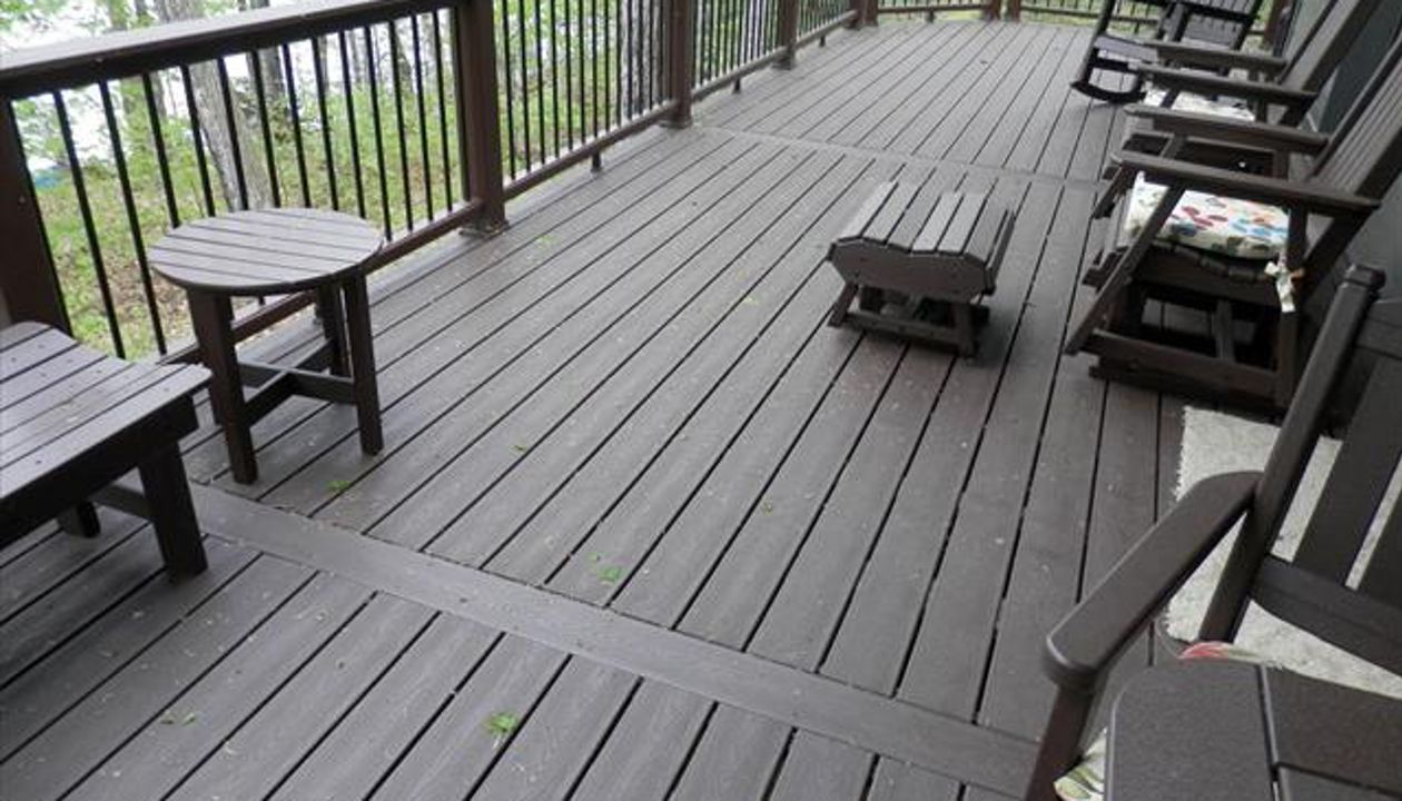 Nice Trex custom deck design, WI