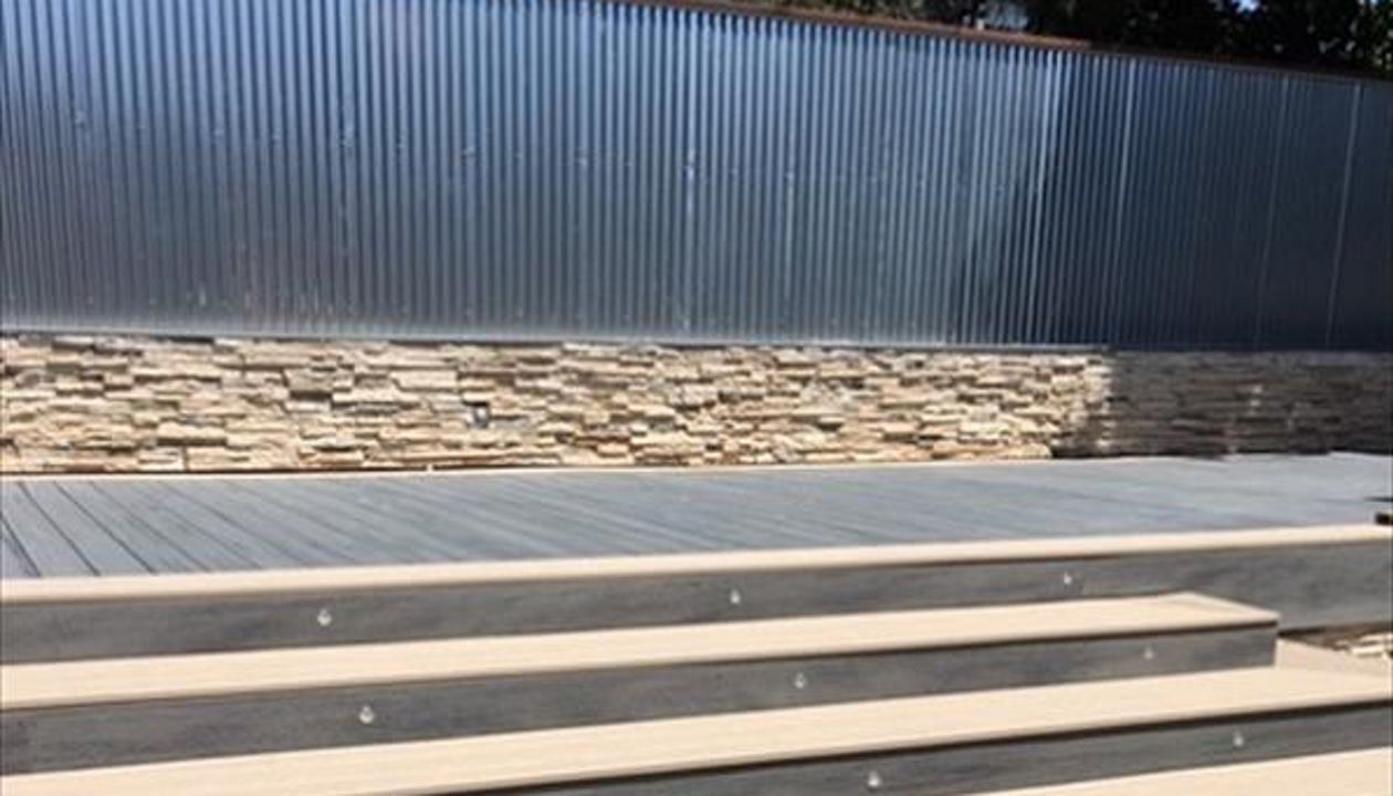 Transcend Tropical Island Mist and Trex Transcend Classical Earth Tones of Rope Swing