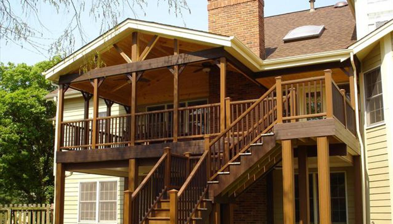 Great new Trex composite living area, Missouri