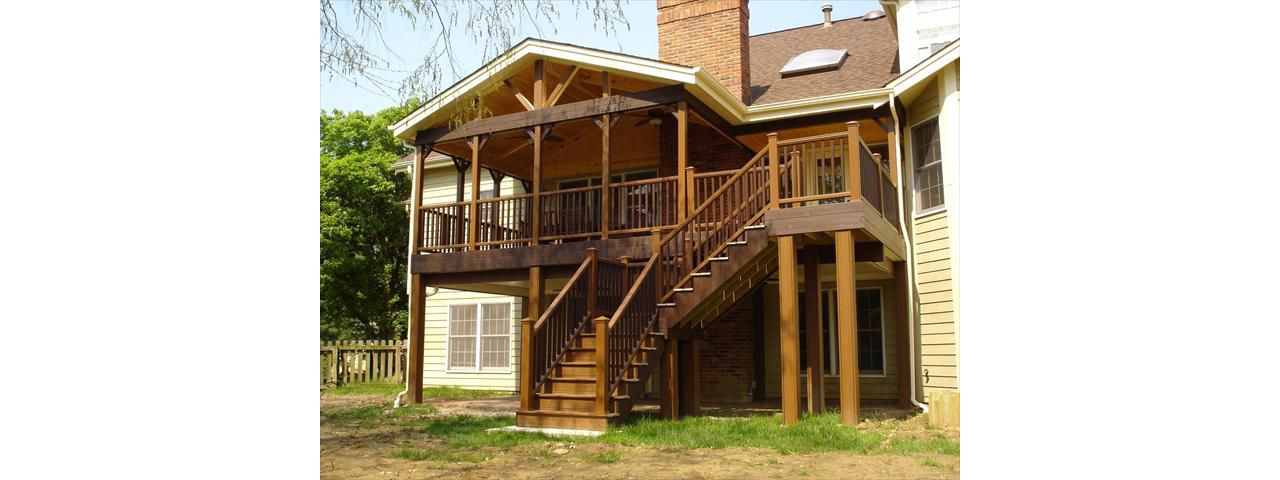 Great new Trex composite living area, Missouri
