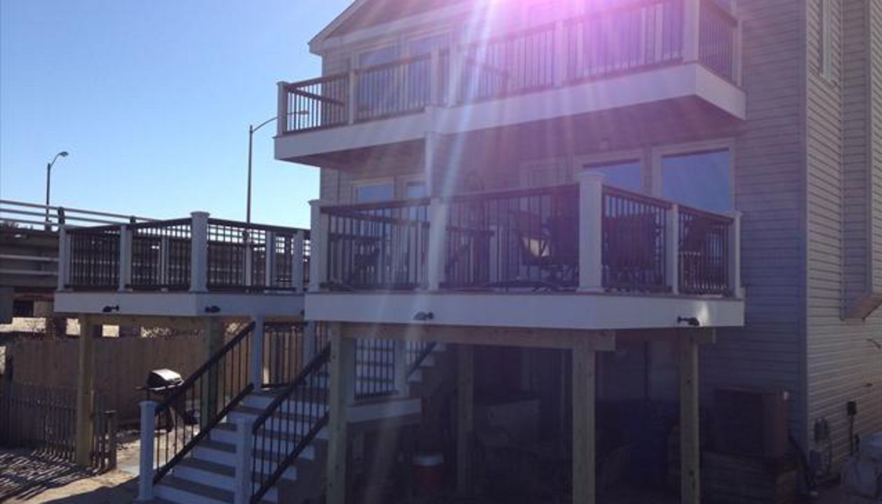 Transcend Railing with aluminum balusters