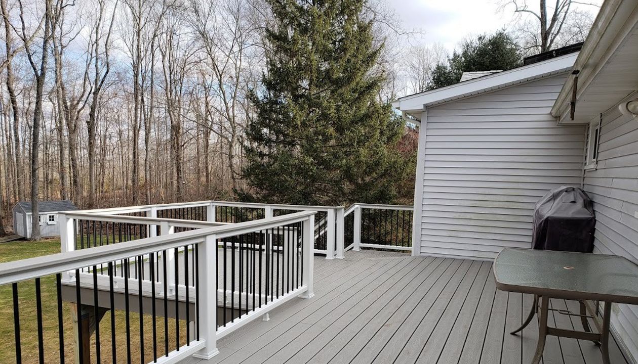 Oakdale, CT Deck