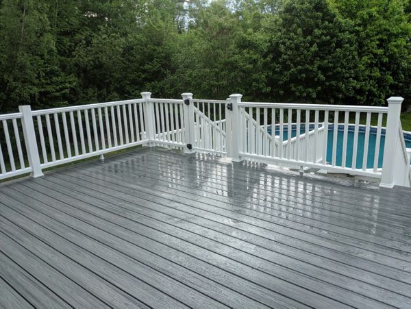 Trex Island Mist with white Transcend railings
