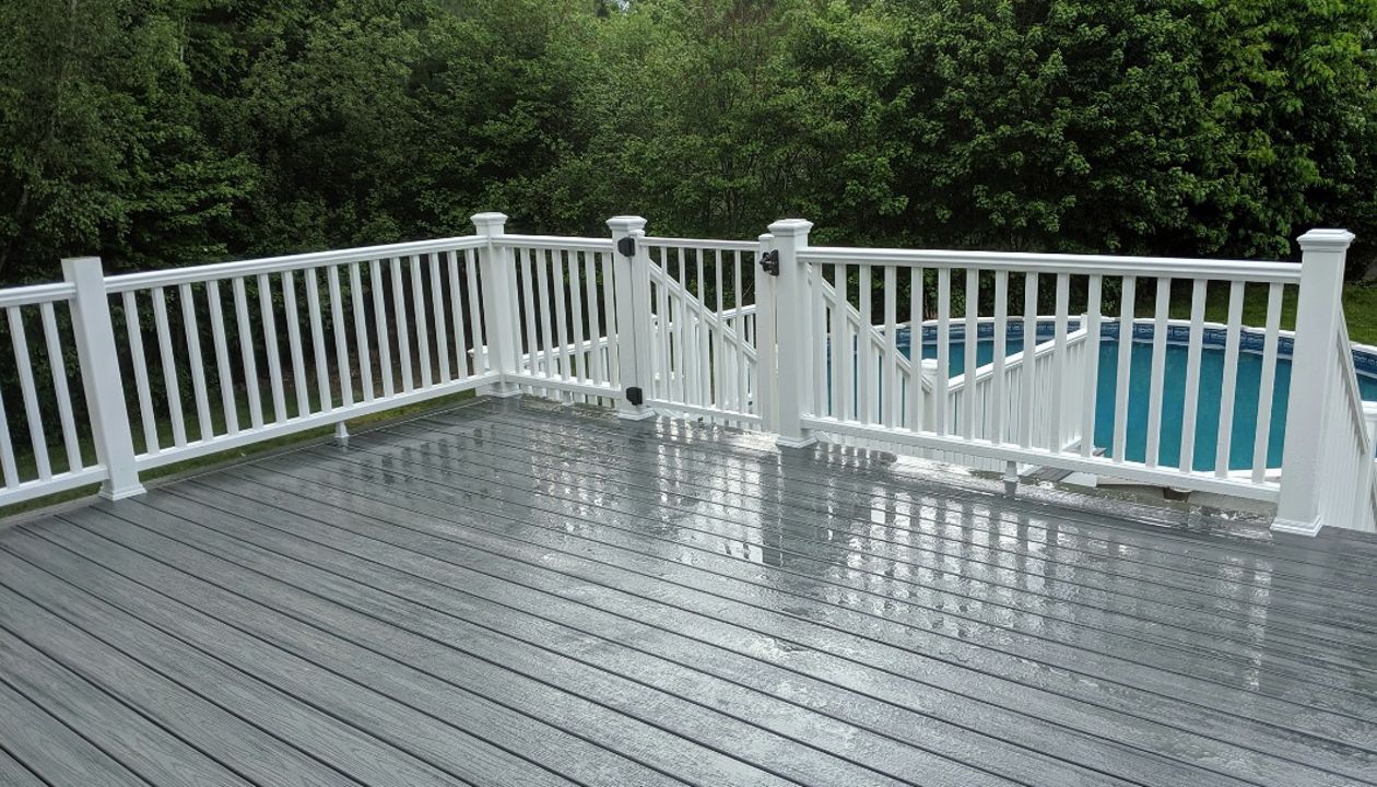 Trex Island Mist with white Transcend railings