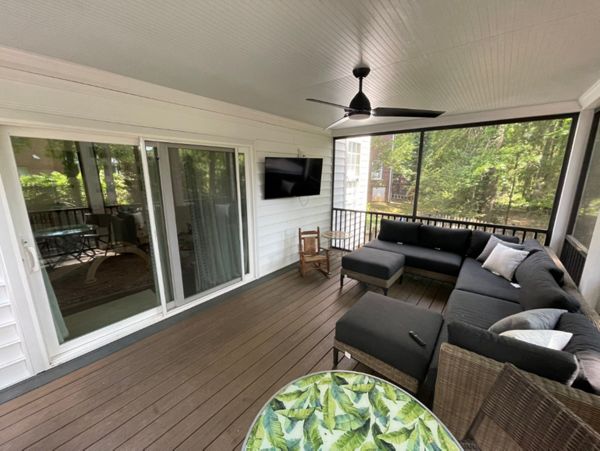 Trex toasted sand with aluminum railings