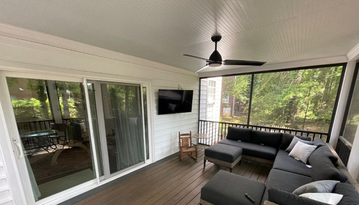 Trex toasted sand with aluminum railings