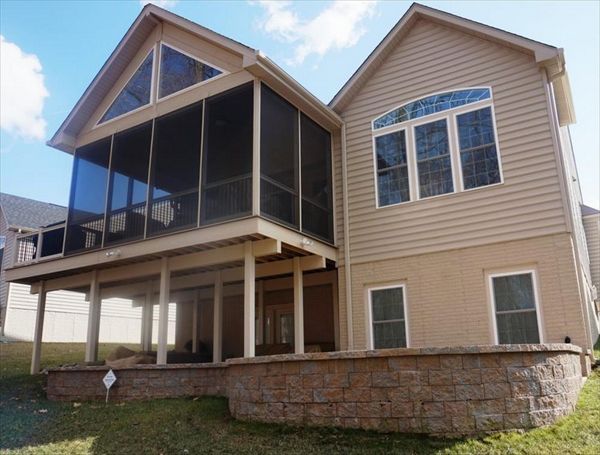 Finished Trex Select Porch with small landing