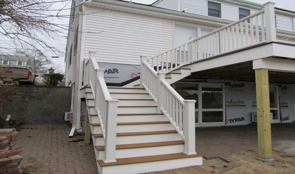 Trex Transcend Tropicals Havana Gold and perimeter Trex Earth Tones Vintage Lantern