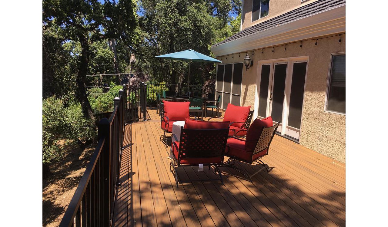 Havana Gold with Tiki Torch border.