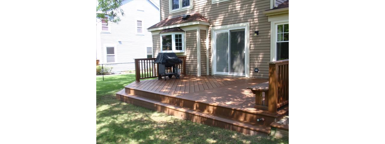 Tree House Decking with Traditional Railings