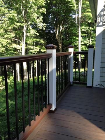 Transcend rail with aluminum balusters