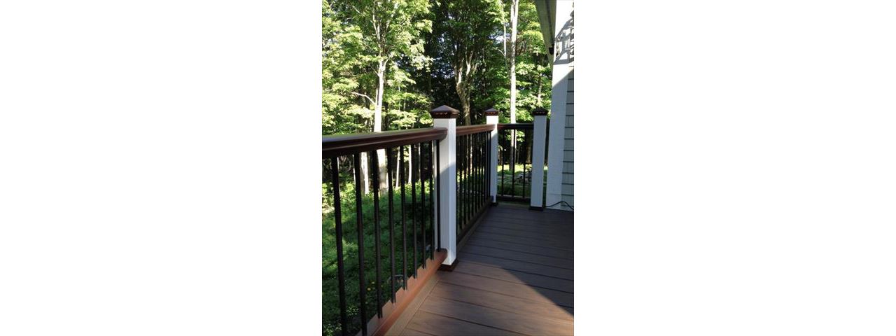 Transcend rail with aluminum balusters
