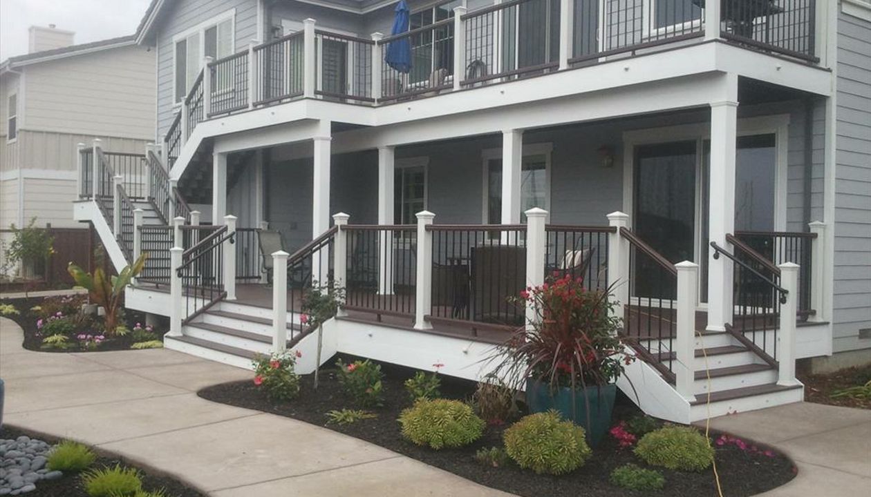 Custom two level Trex Deck with Transcend Railings.