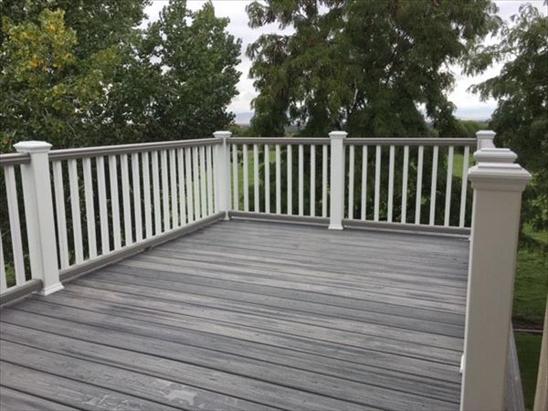 Trex Transcend Island Mist Deck and Trex Transcend Railing.