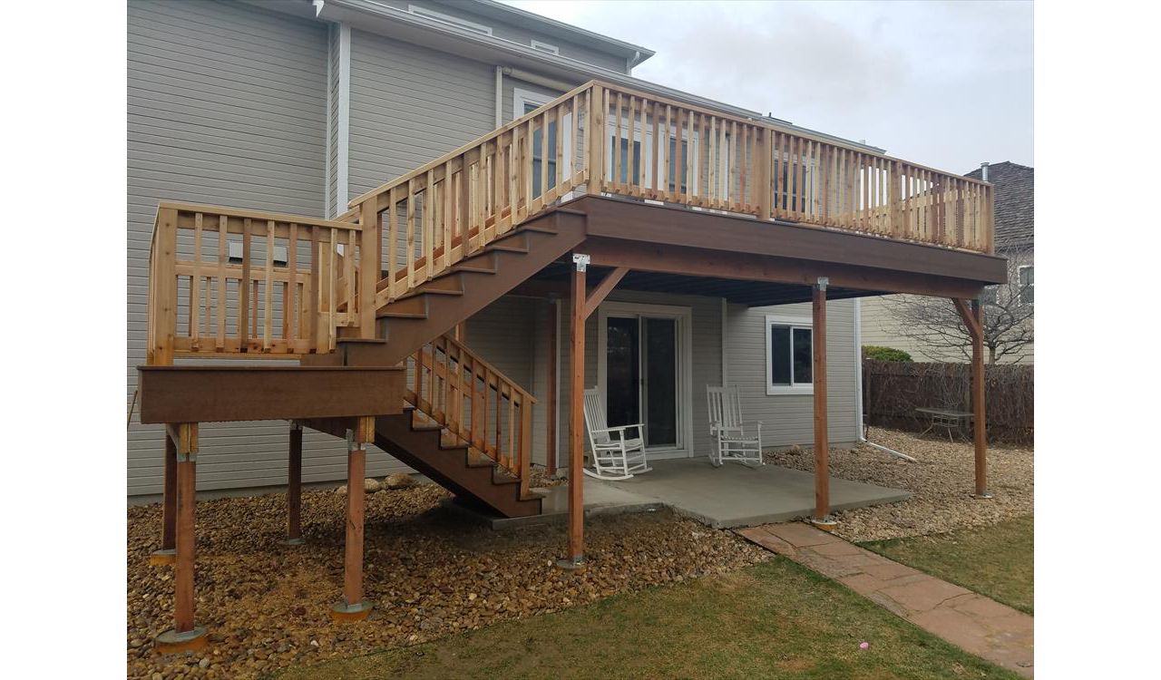 Trex Tree House w/ Cedar Builder Rail