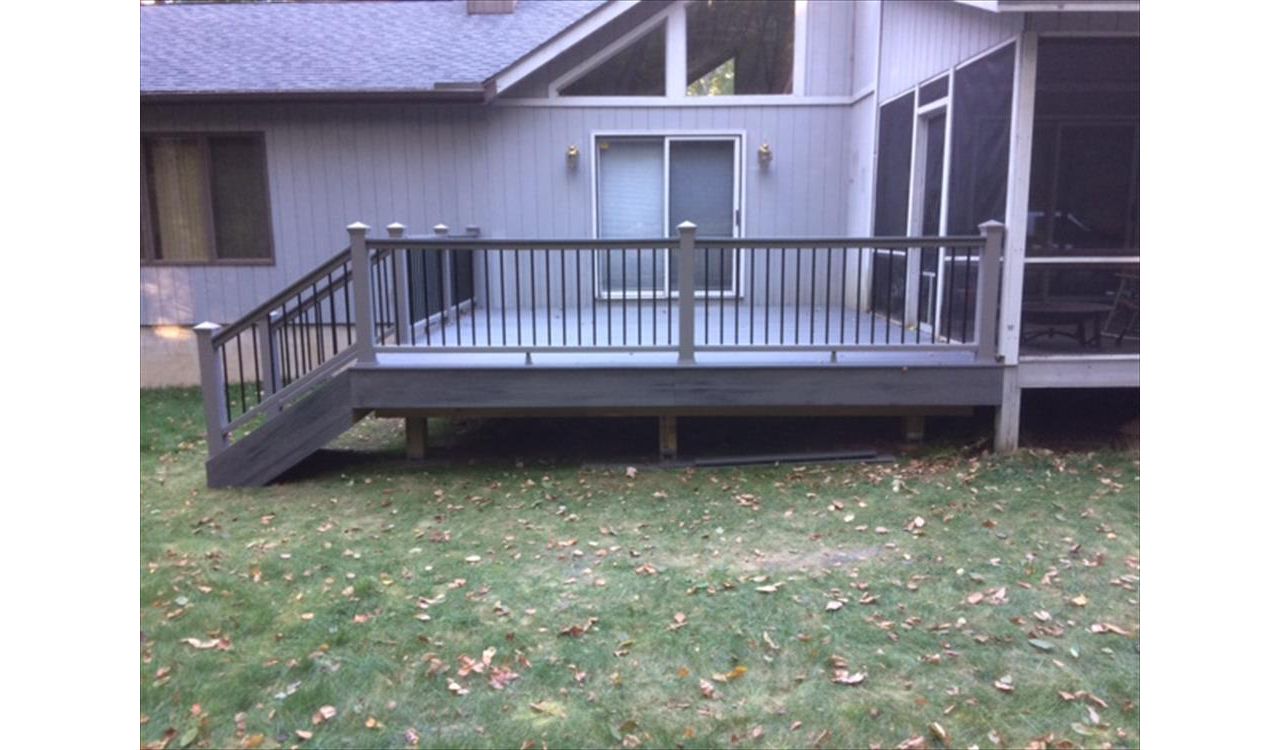 Trex Transcend deck and rail in Split Rock PA. Island Mist Deck and Gravel Path Railings