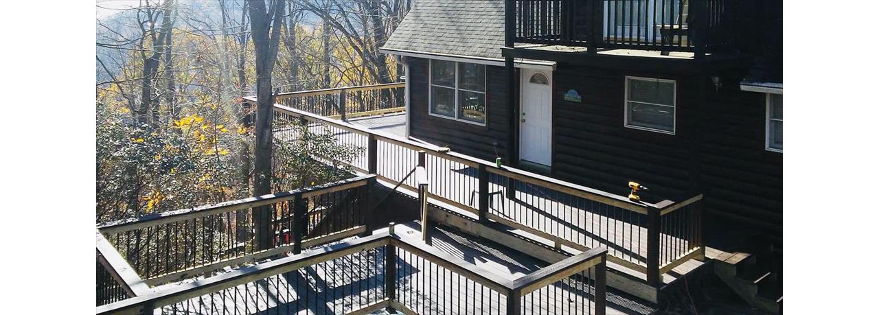 Large Trex Select Madeira deck is a great place to spend some time outside