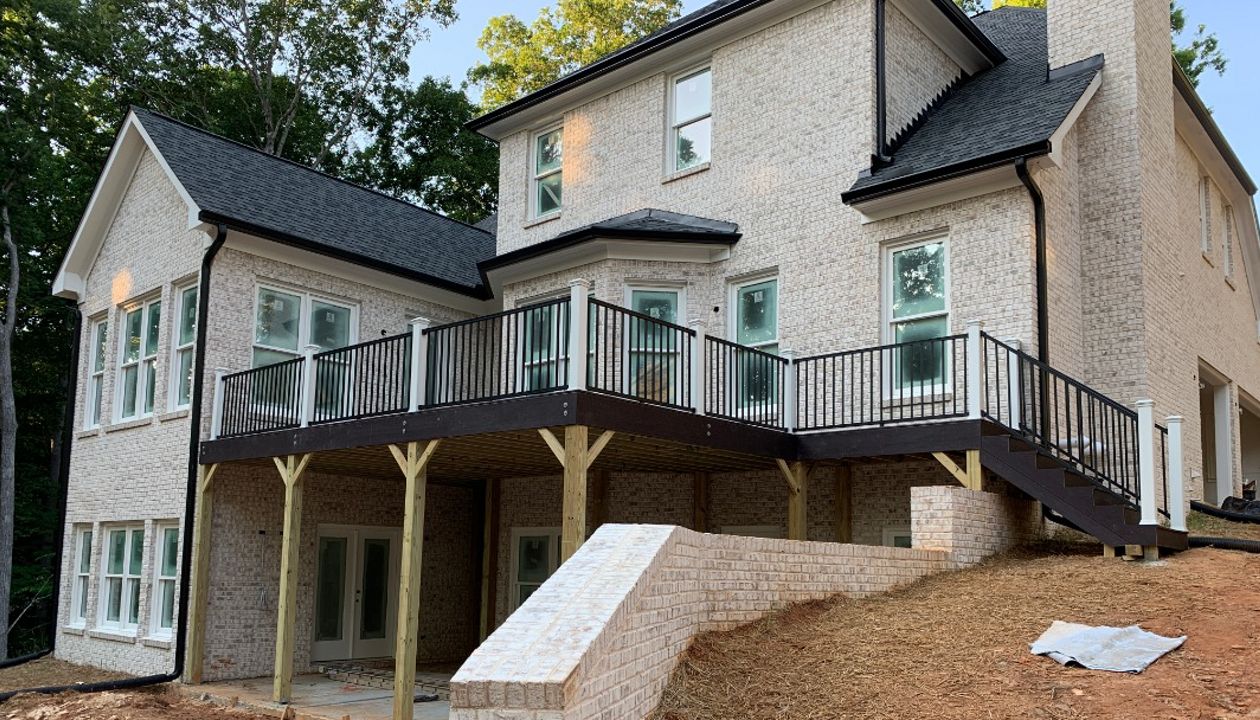 16x24 Woodland Brown Trex Deck