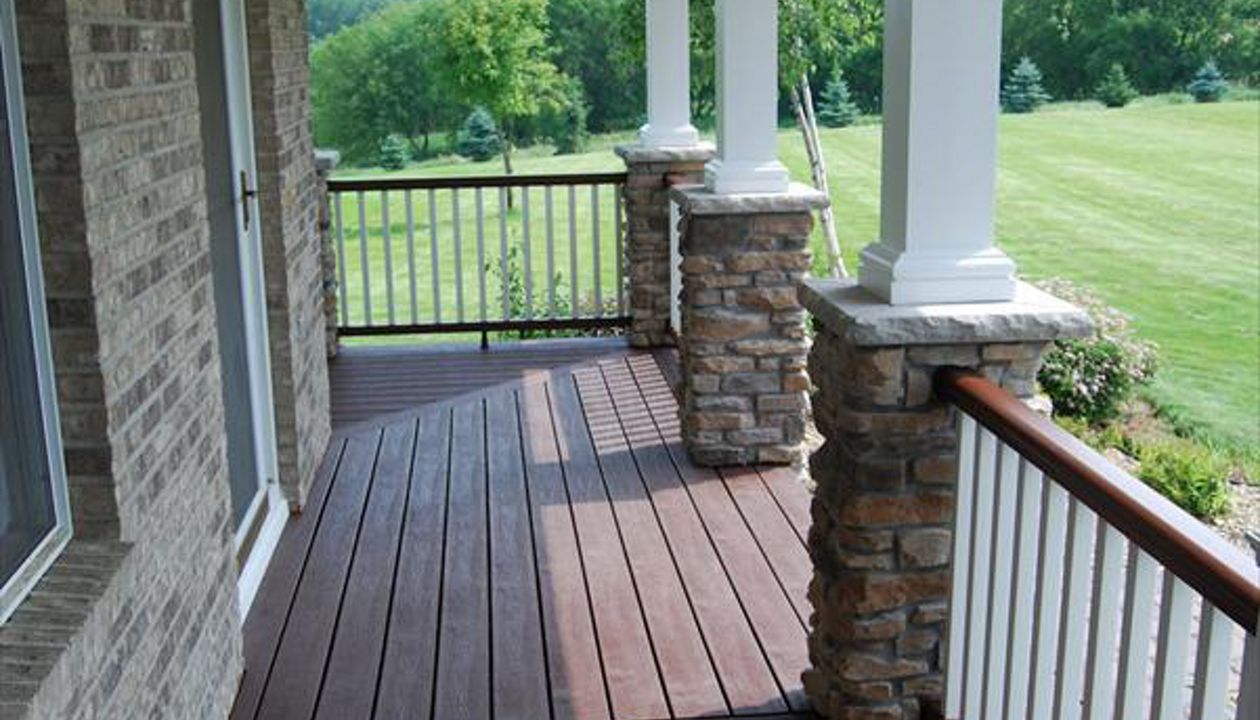Transcends Fire Pit Decking and Railing with White Balusters