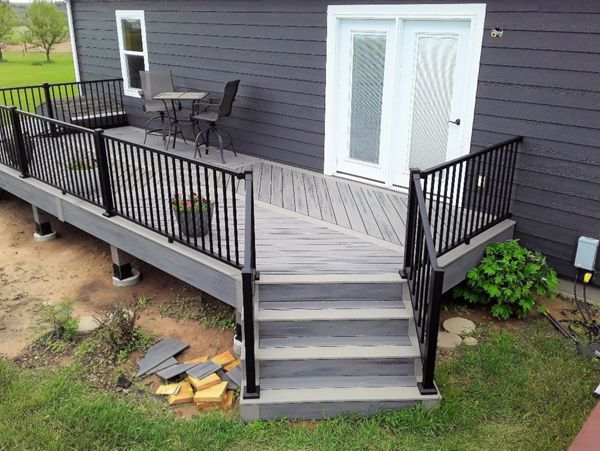 Transend Island Mist Gravel Path with Black Signature Railing