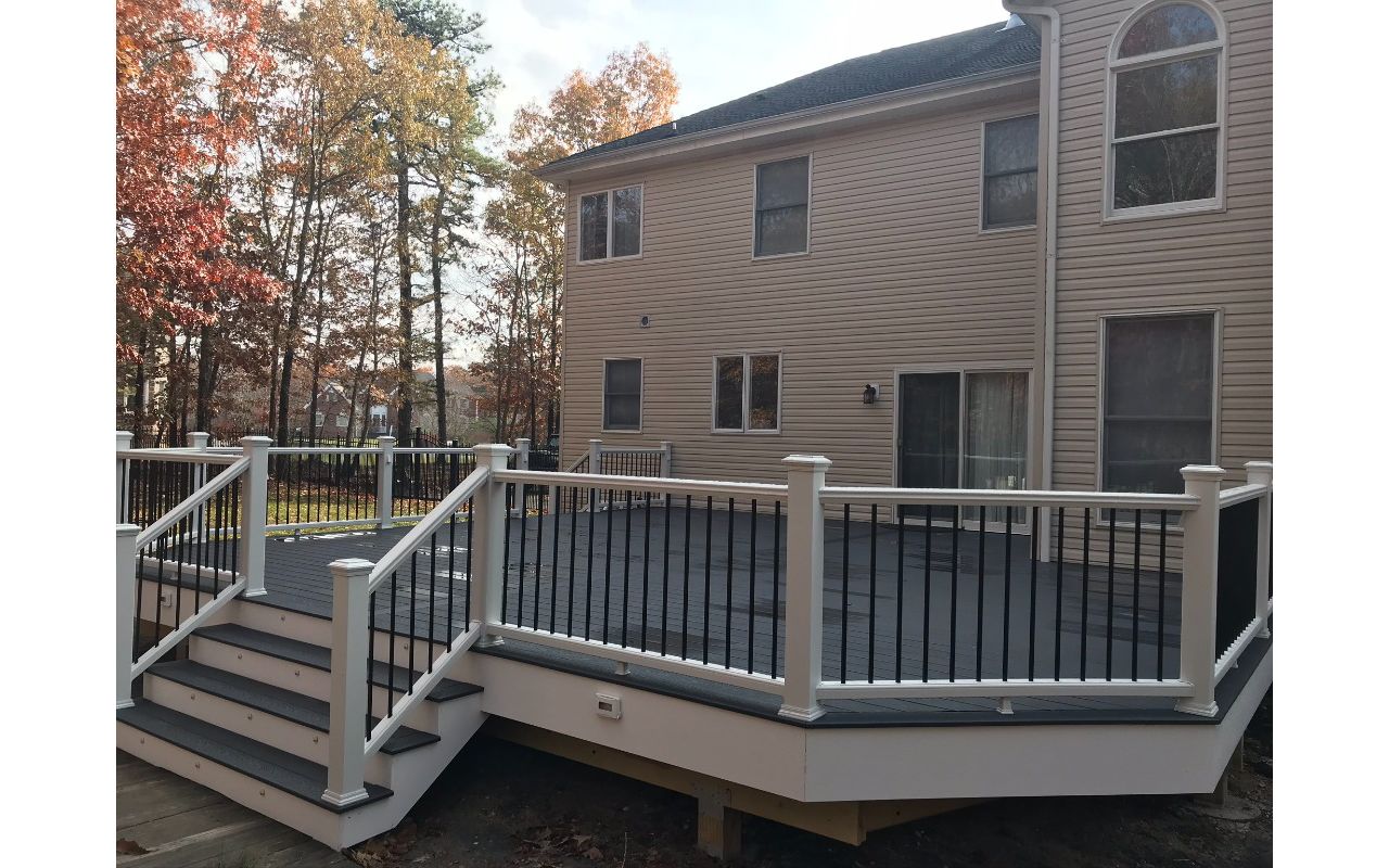 Galloway, NJ; Winchester Grey with Classic White Rails
