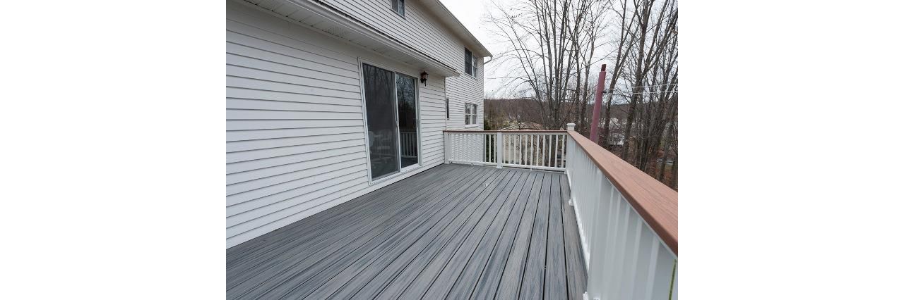 Island Midst Trex Transcend Deck, New York