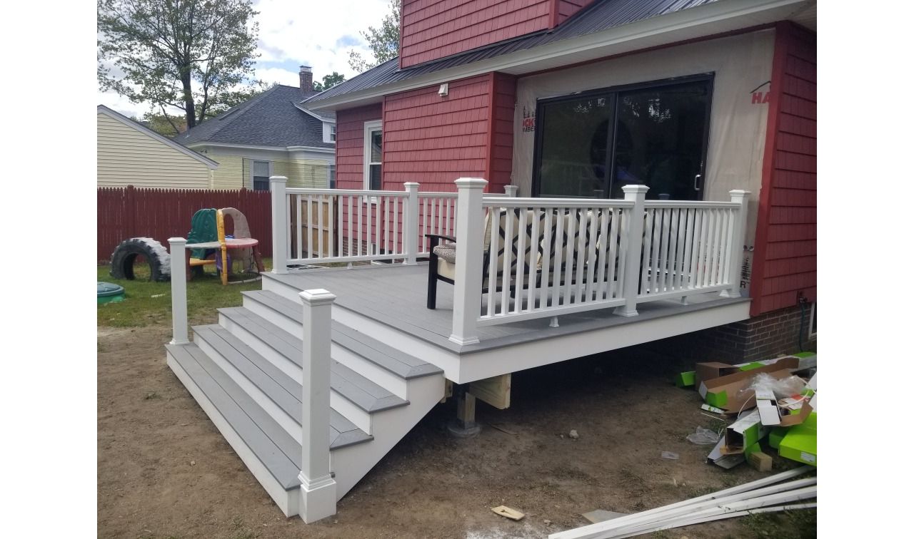 Trex Select Decking with Trex Transcend Railing