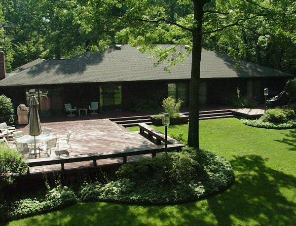 Muttontown 2000 sq ft  Deck