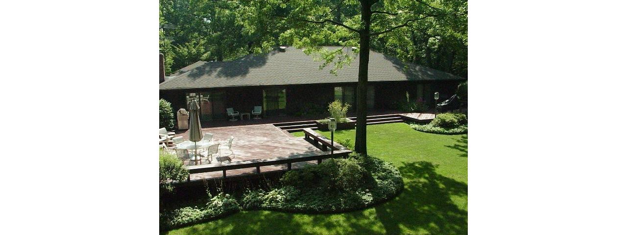 Muttontown 2000 sq ft  Deck