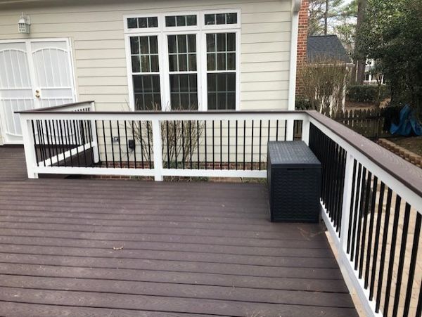 Trex Select Woodland Brown top cap is splinter free