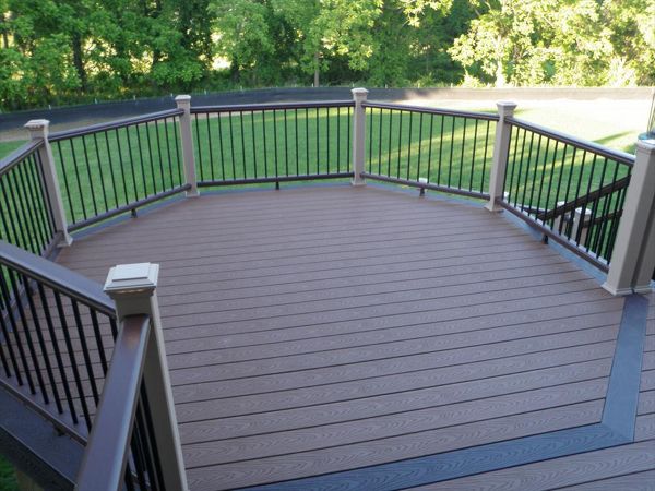 Trex Select Saddle Decking, Vintage Lantern Transcend Railing