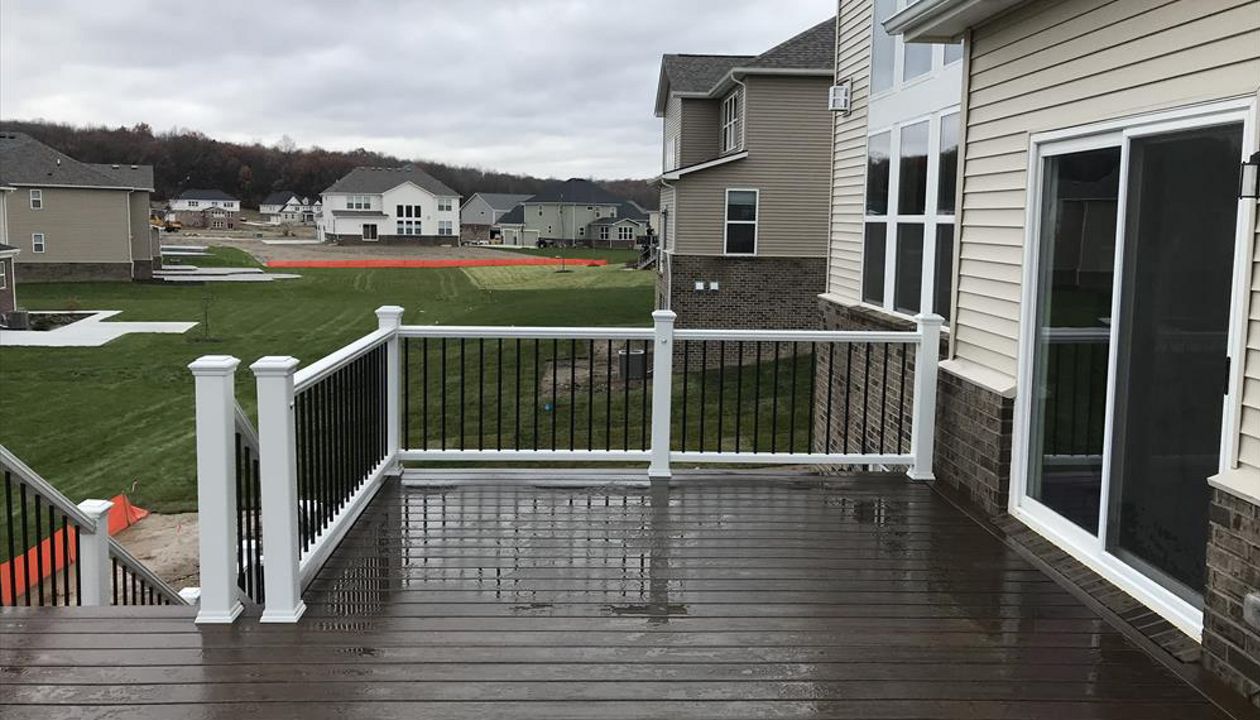 Trex Transcend Spiced Rum Deck Boards, Trex Transcent Crown Style Rail W/ Trex Transcend Black Aluminum Balusters, Lake Orion, MI