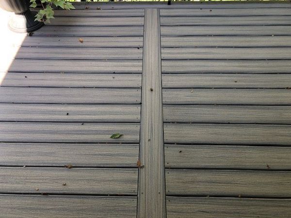 Single feature board on this expansive Trex Enhnace Naturals Rocky Harbor project