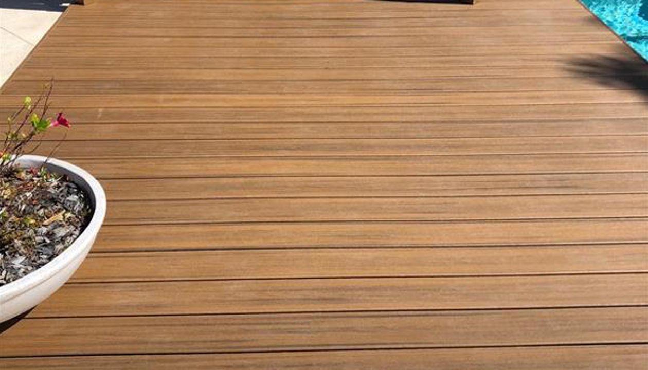 Havana Gold around a spa at Aqua Technics