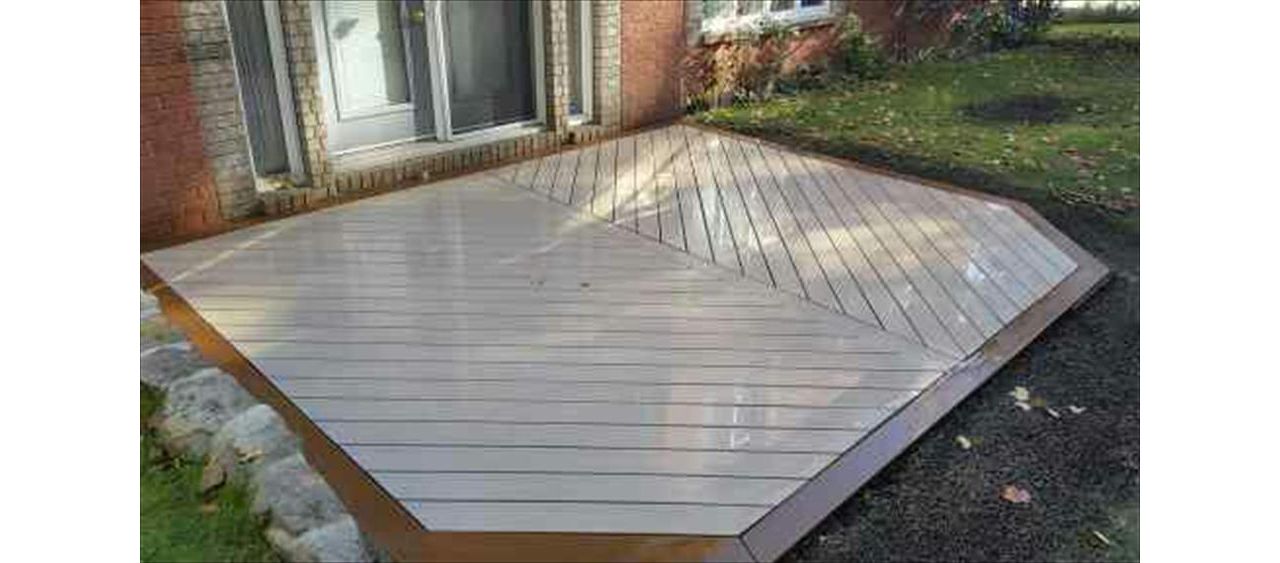 Trex Transcend Tree House Rope Swing Brown Composite Decking Ottawa, Manotick, Carleton Place, Ontario