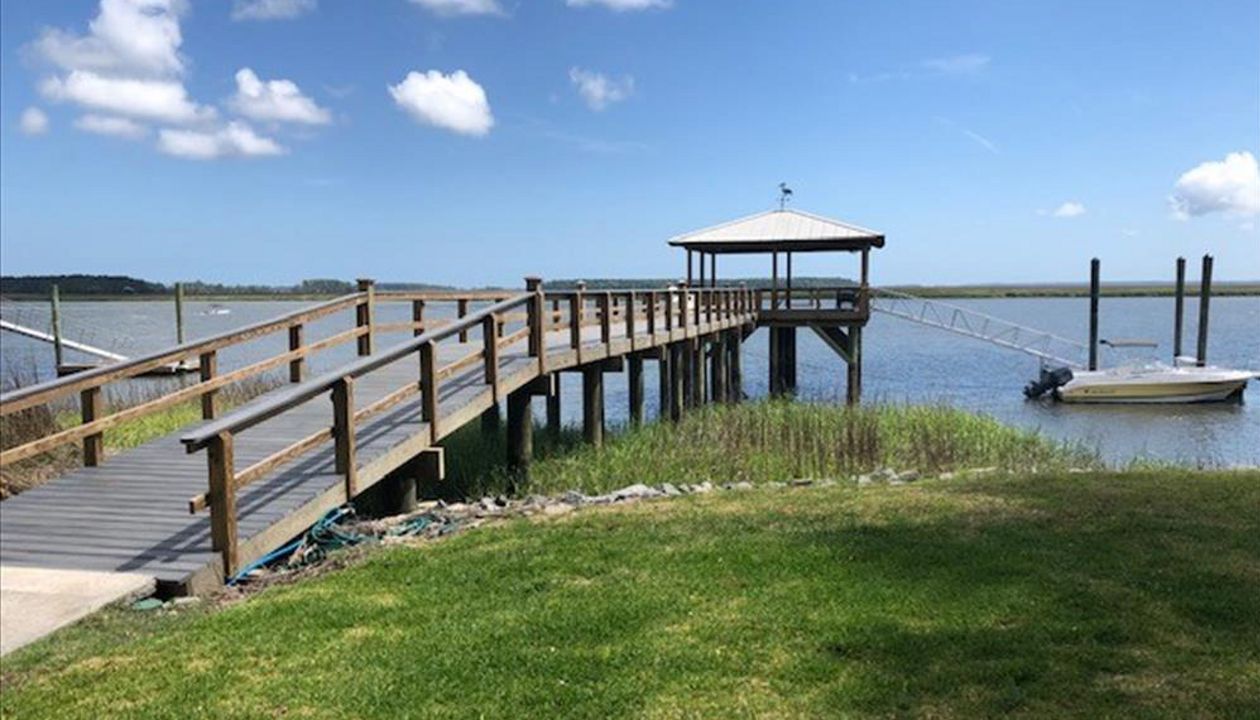 Trex Transcend Island Mist Decking in Savannah, GA