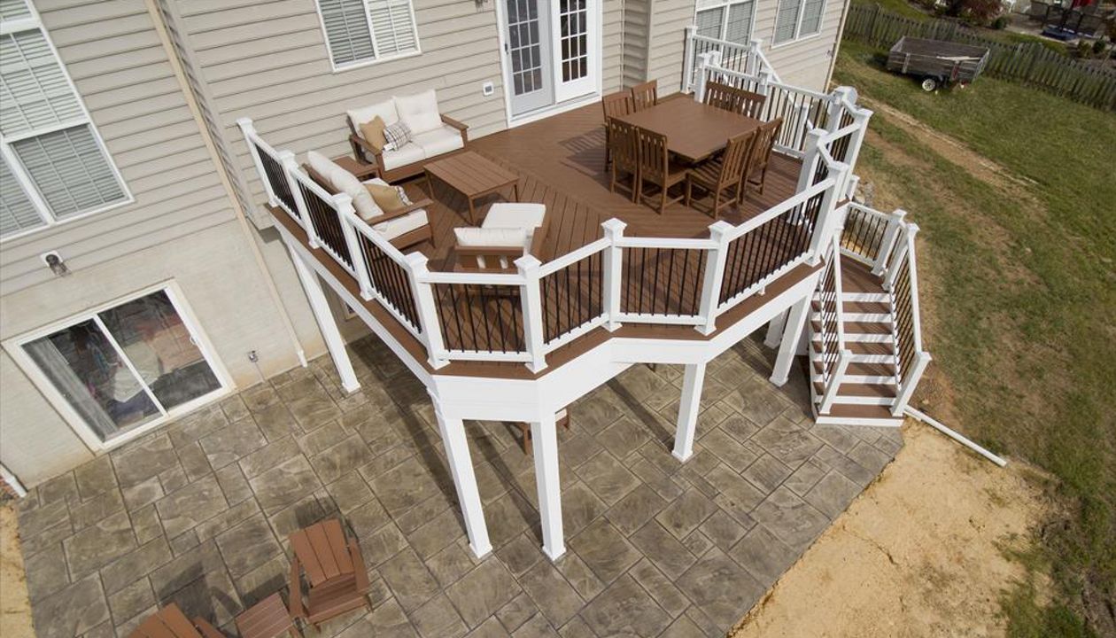 Trex Enhance w/ water diversion