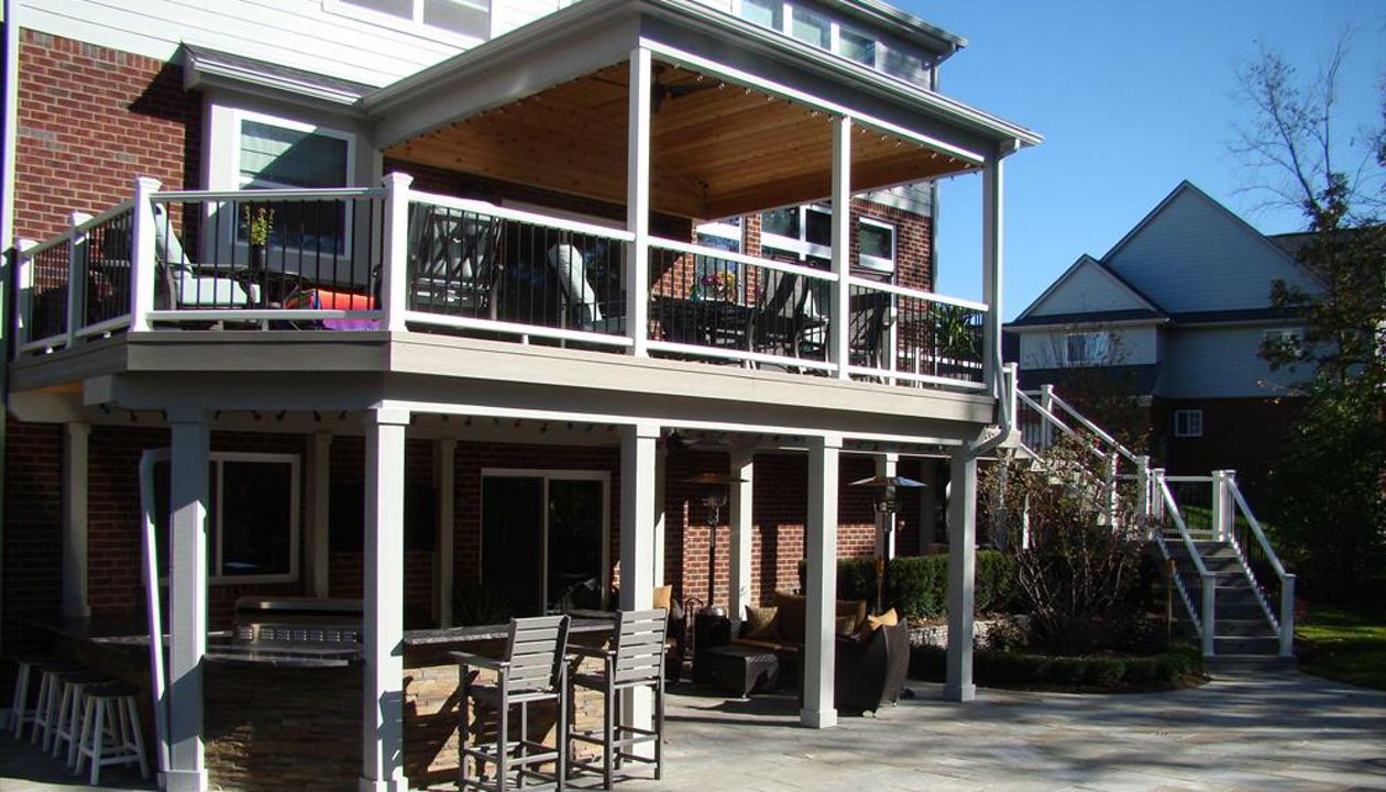 Trex deck and porch in South Lyon, Michigan