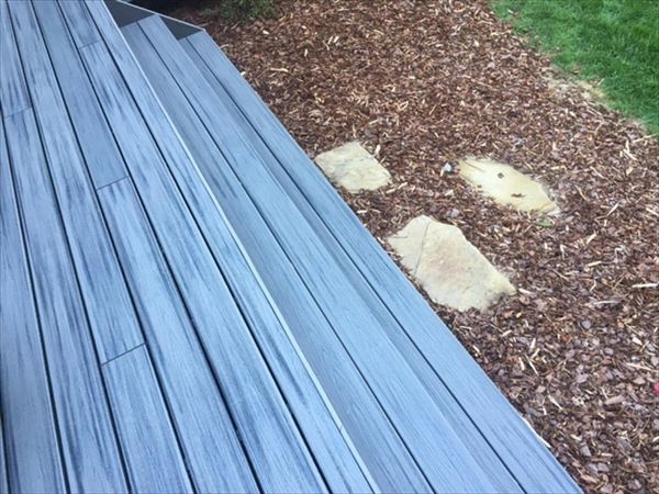 Trex Transcend Island Mist decking with Trex hidden fasteners makes a blemish free appearance