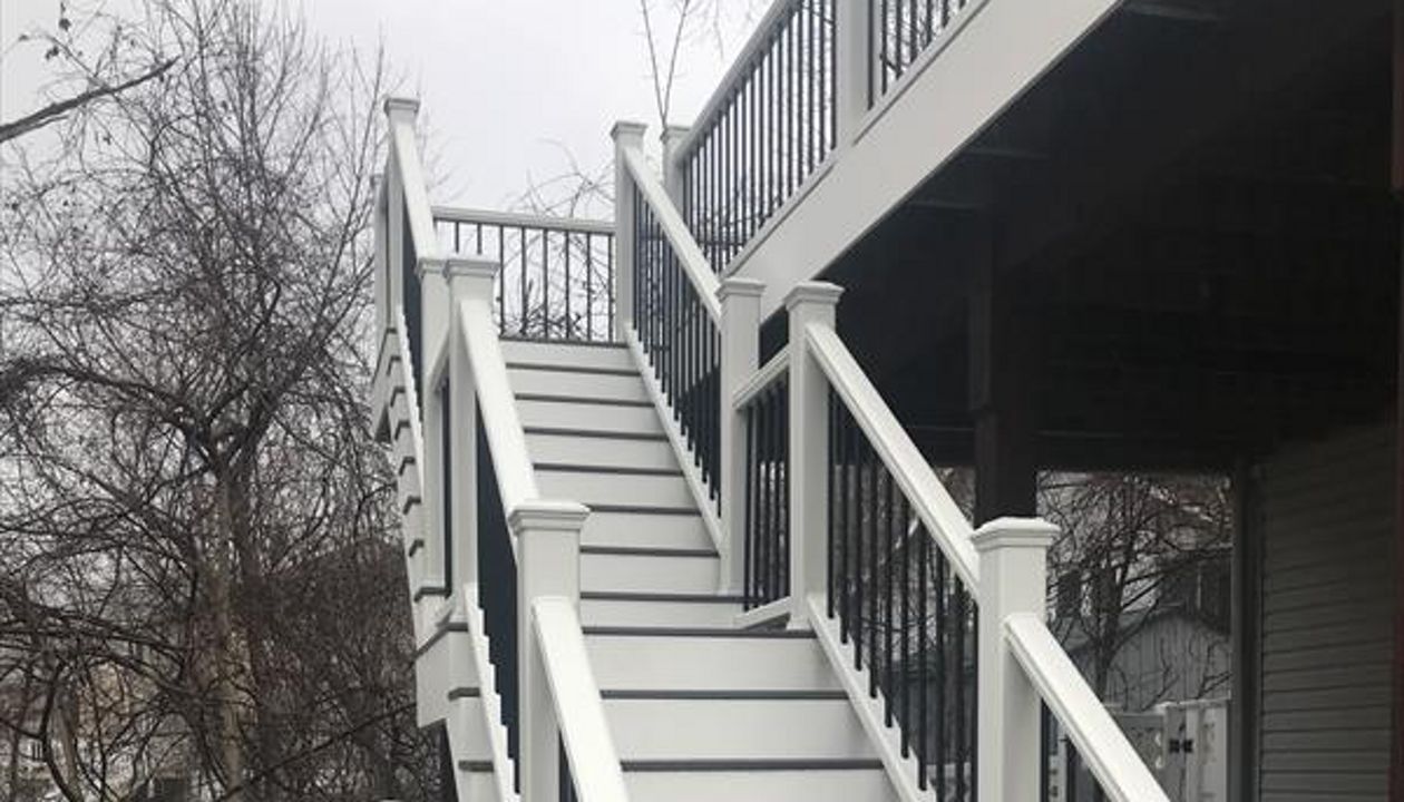 Custom Trex stairs in Butler, NJ.