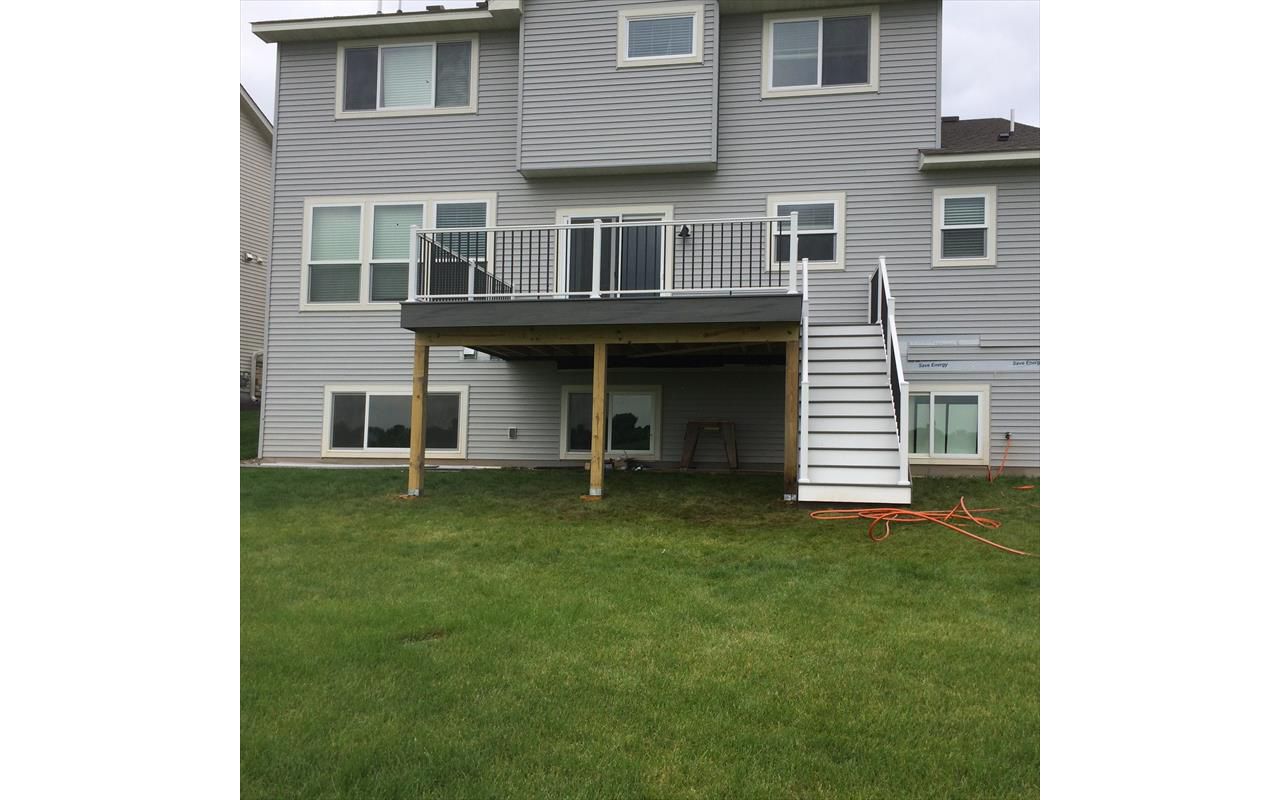 Trex Transcend Island Mist Composite Deck with Aluminum railing in Lake Elmo, MN