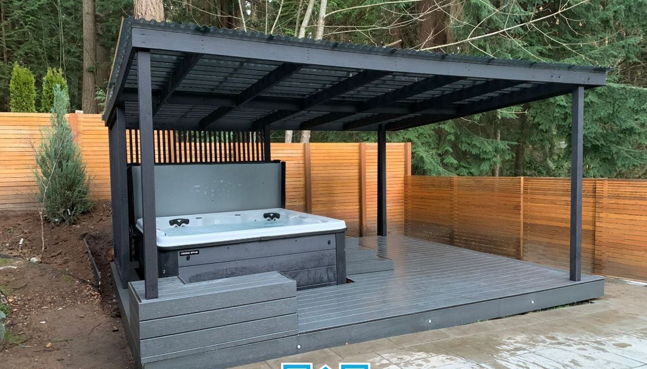 Trex Deck with Hot tub