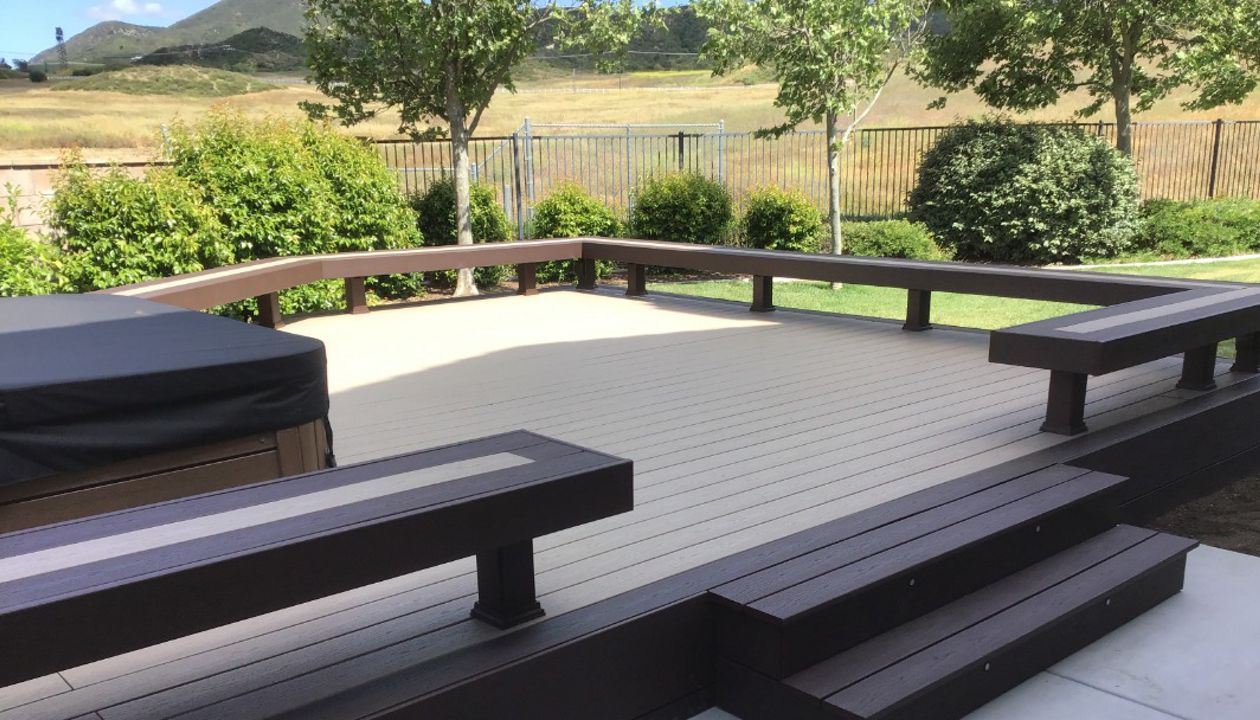 Spa Deck, Trex Rope Swing with Vintage Lantern Border. Temecula CA