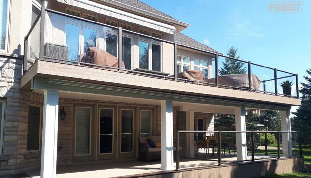 Beautiful and impressive deck made with TREX, built in:  Aurora, King City, Oak Ridges, Richmond Hill, Newmarket, Toronto, Mississauga, Mount Albert, Vaughan, Bradford