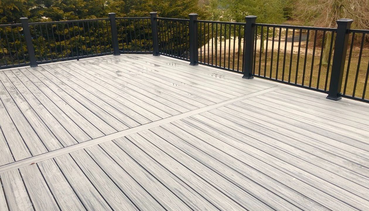 Island Mist Floor with Black Signature Railings