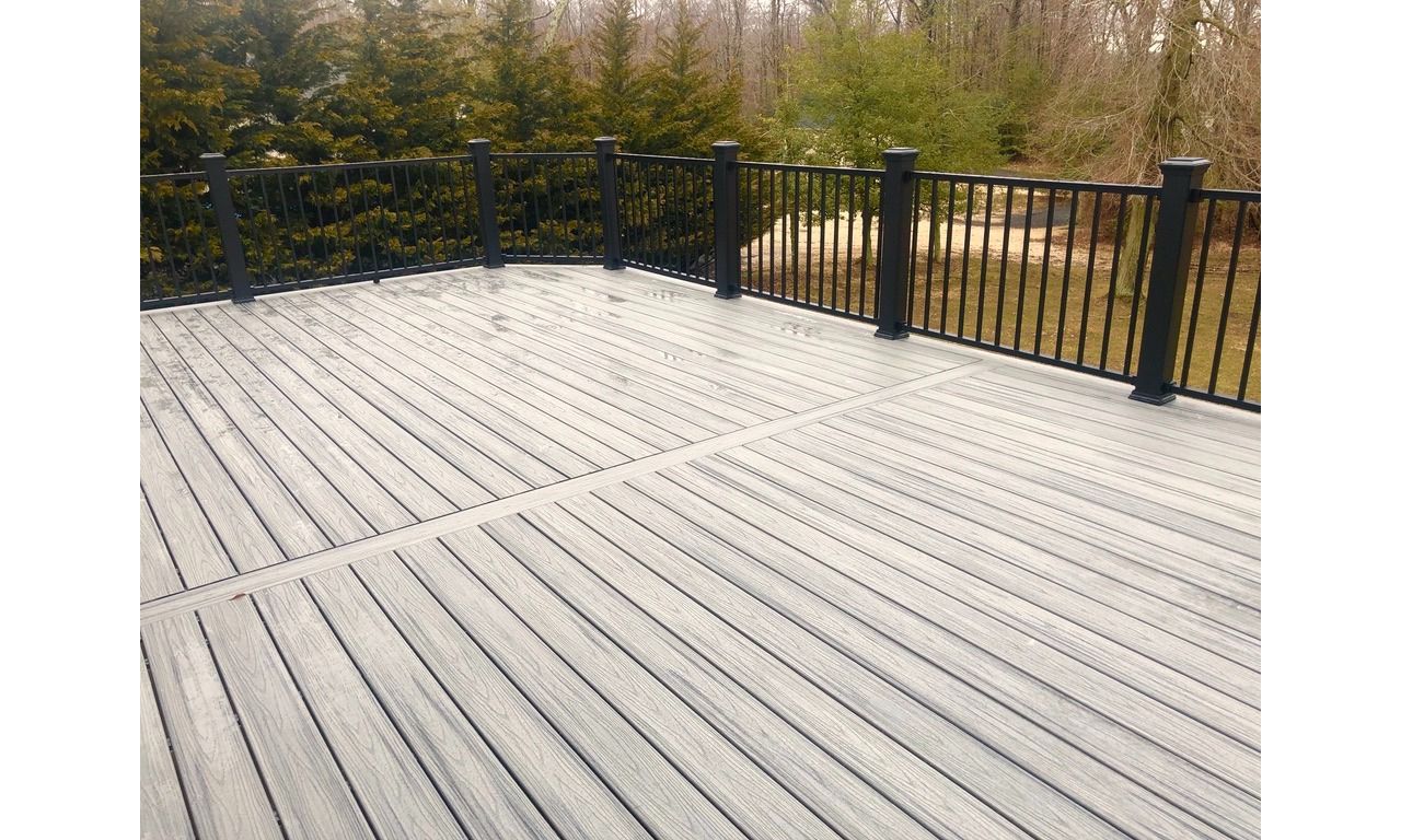 Island Mist Floor with Black Signature Railings