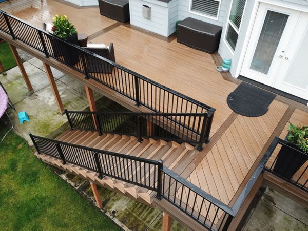 Transcend Tropical Havana Gold Decking bordered with Transcend Tropical Spiced Rum Decking