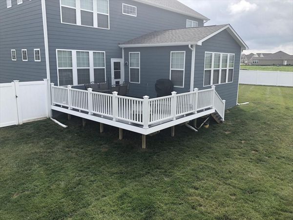Trex Select Winchester Grey Decking, Trex Transcend Railing - Whitestown, indiana